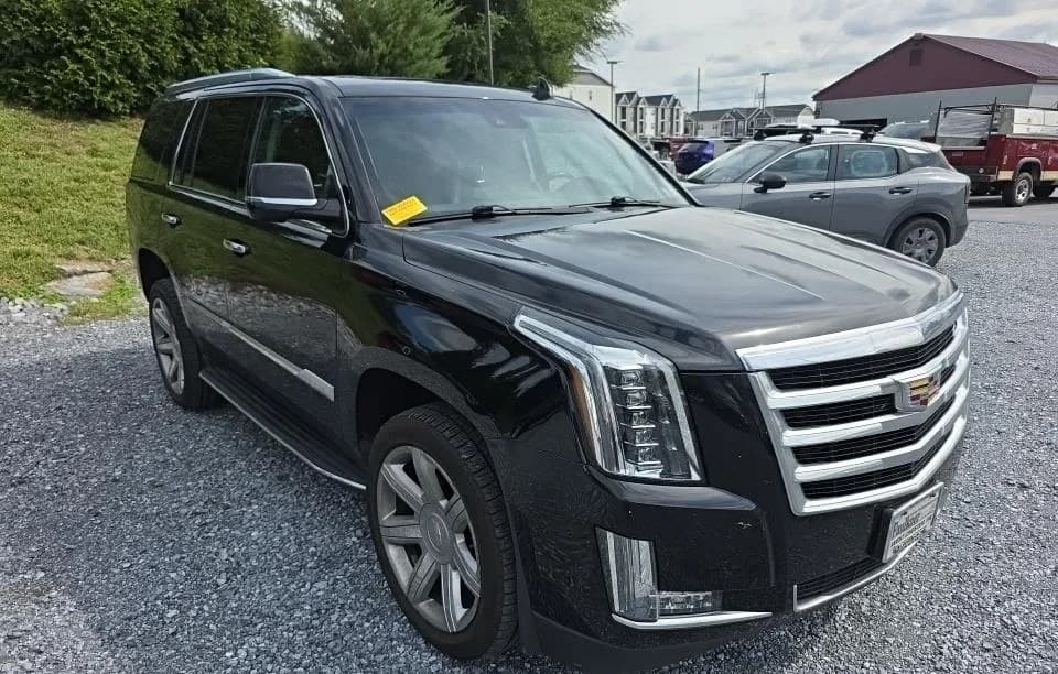 2017 CADILLAC ESCALADE Luxury 4