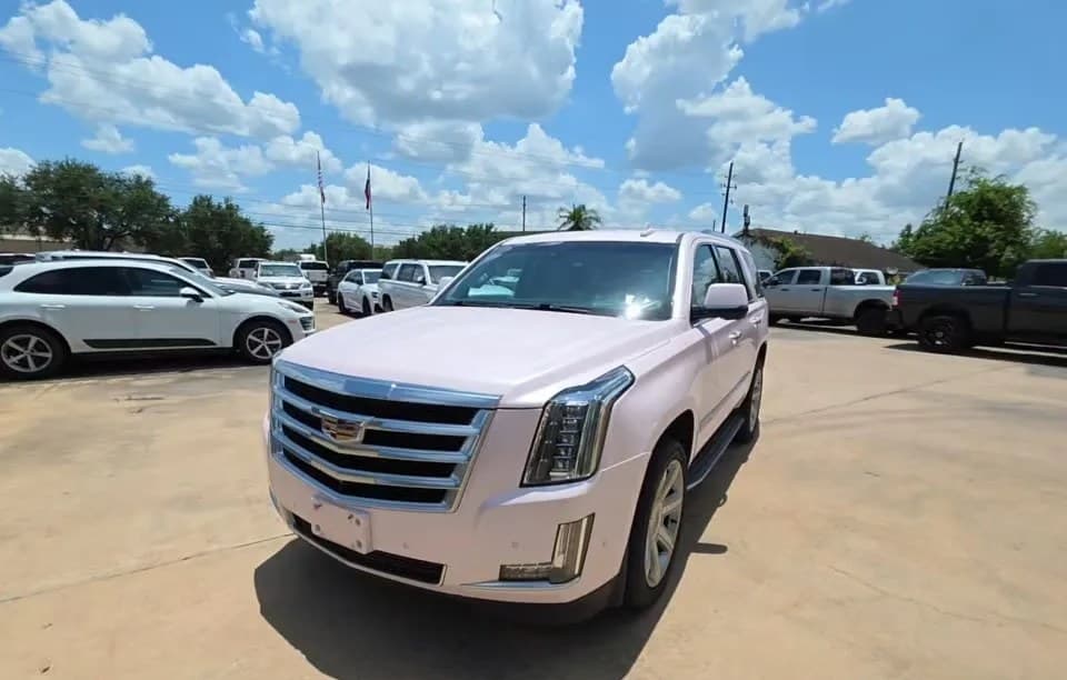 2019 CADILLAC ESCALADE Luxury 2