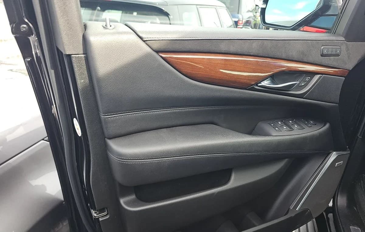 2019 CADILLAC ESCALADE Luxury 6