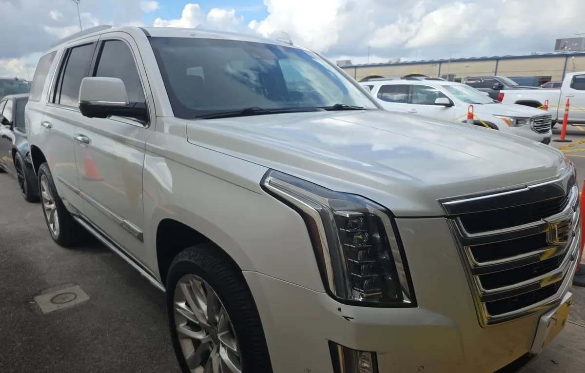 2019 CADILLAC ESCALADE PREMIUM Luxury 4