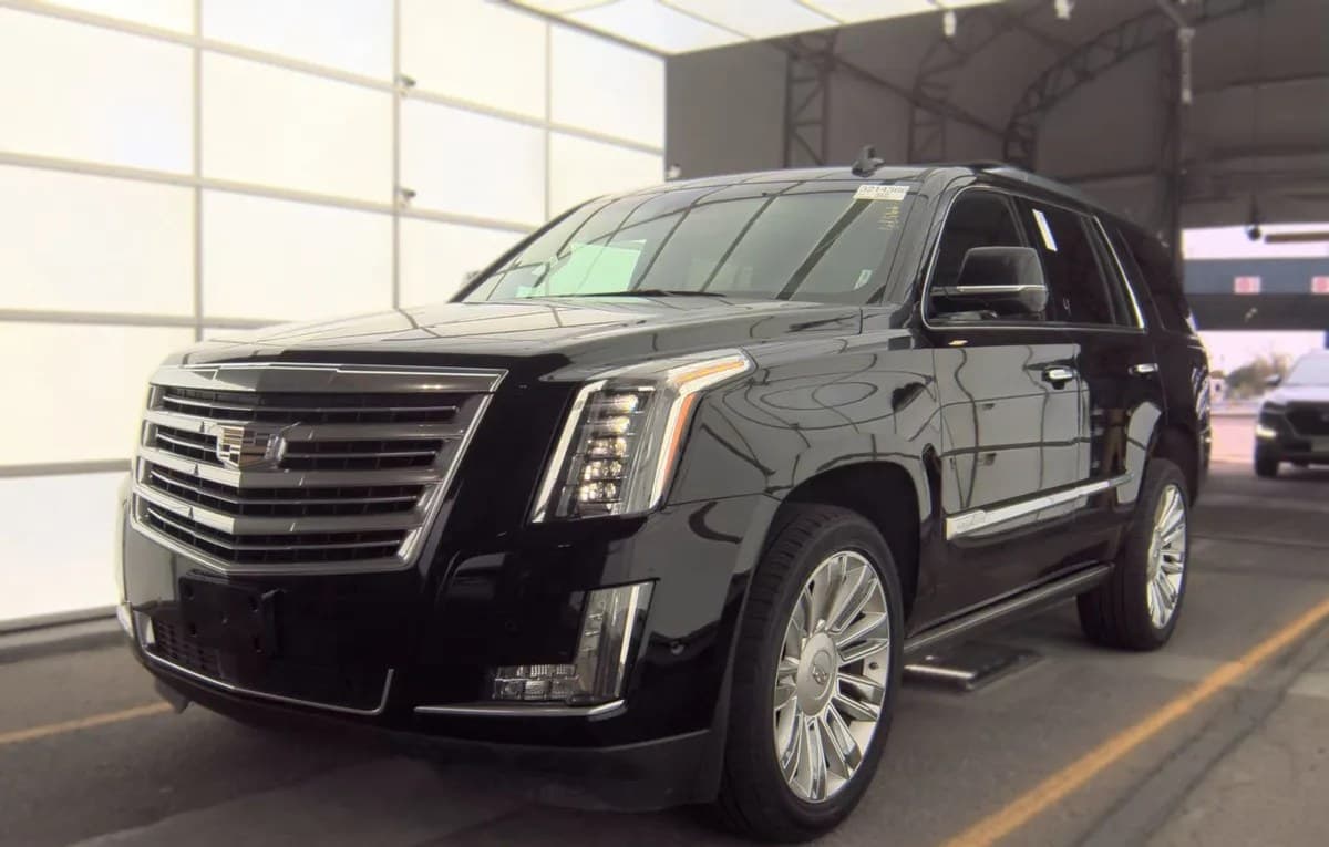2017 CADILLAC ESCALADE Platinum 2
