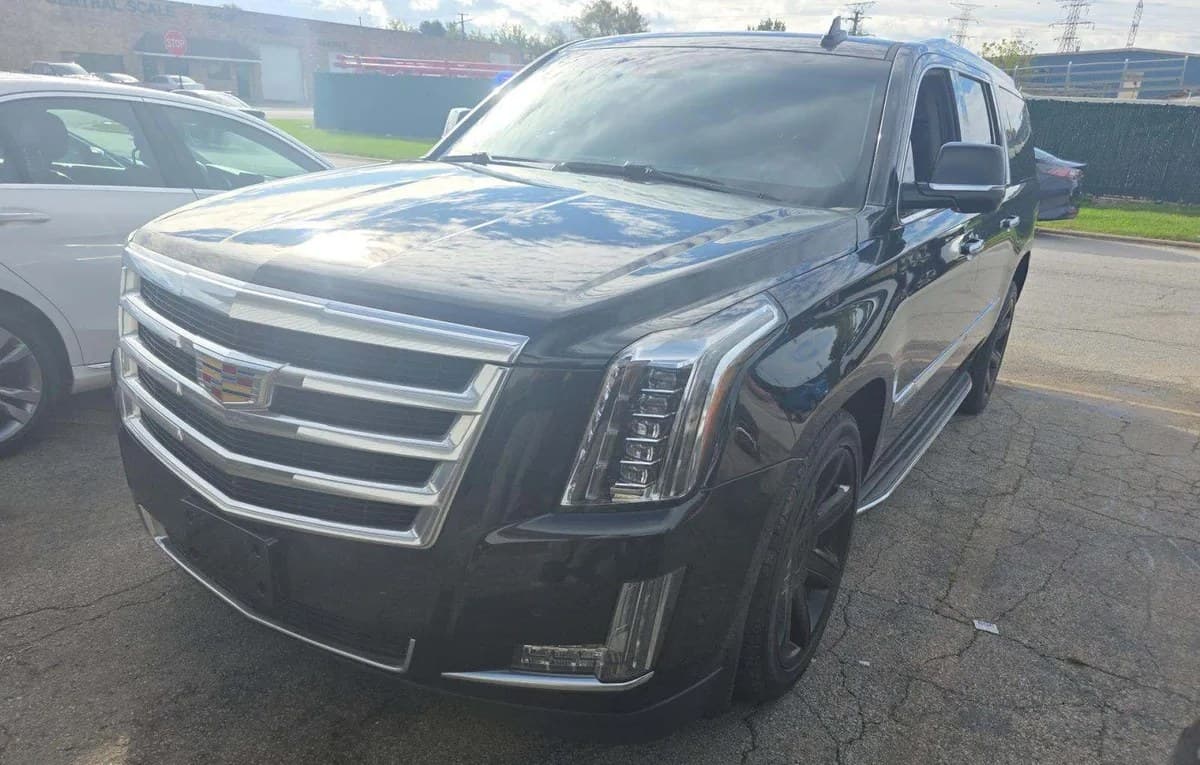 2017 CADILLAC ESCALADE ESV Luxury 2