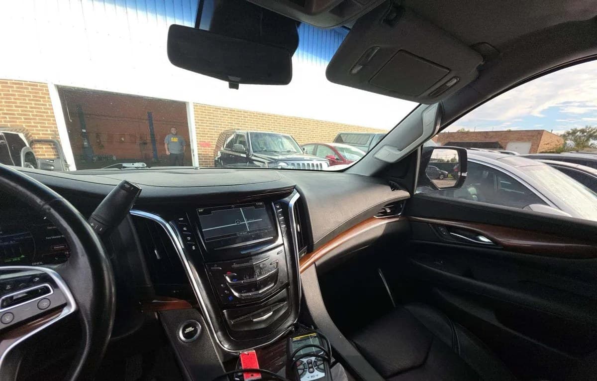 2017 CADILLAC ESCALADE ESV Luxury 7