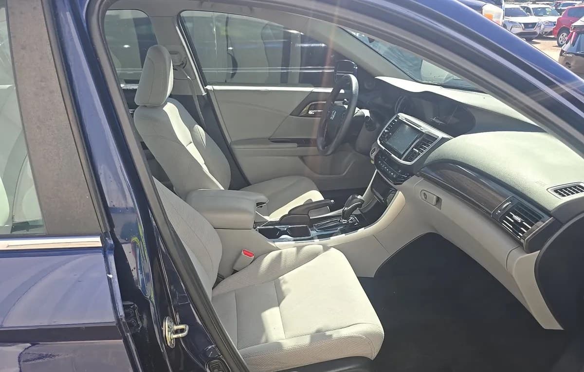 2017 HONDA ACCORD EX 5