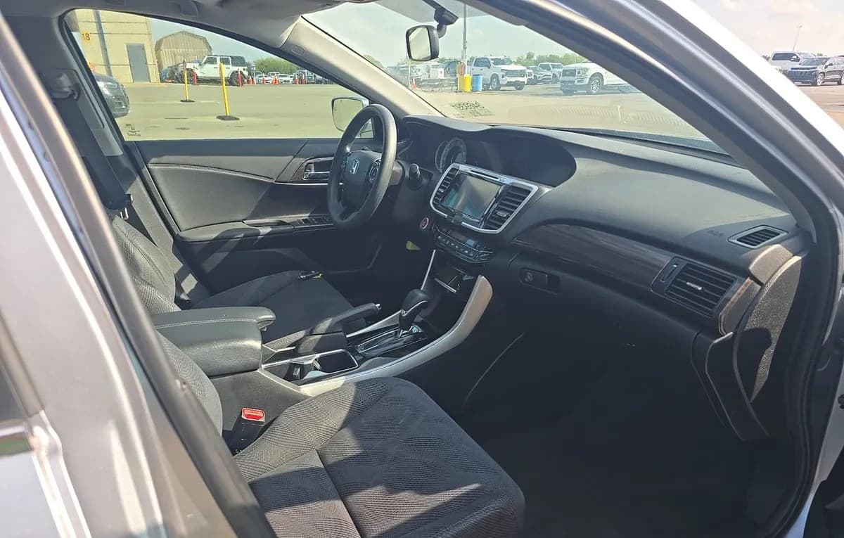 2017 HONDA ACCORD EX 4