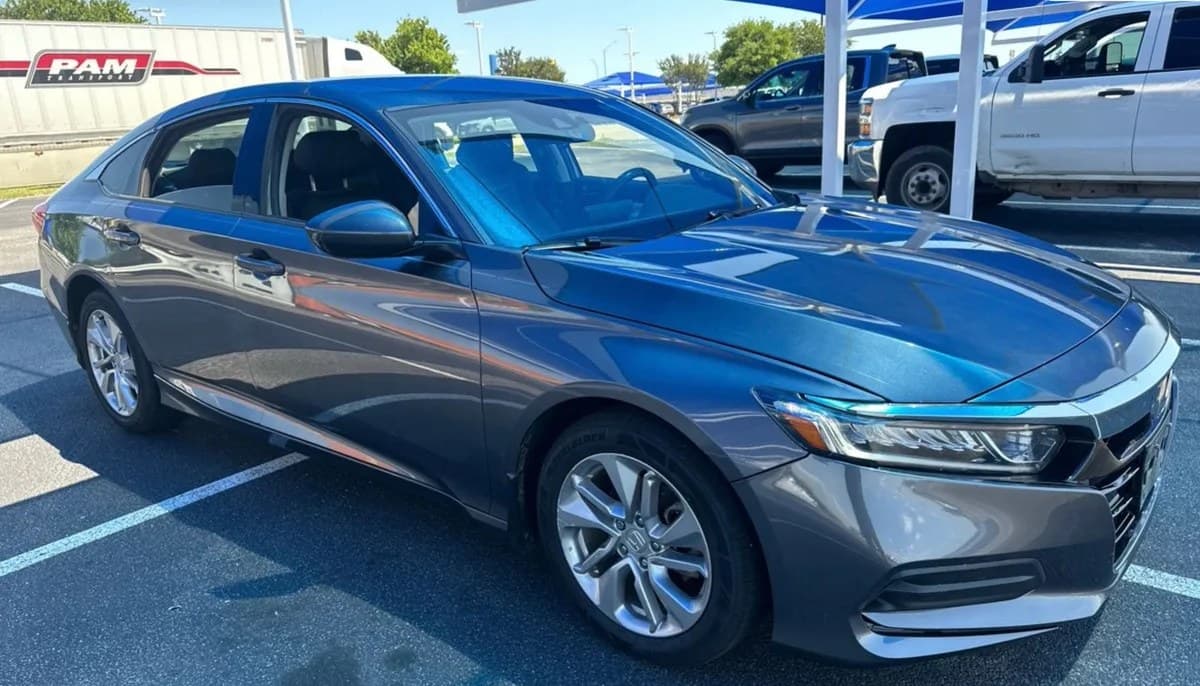 2019 HONDA ACCORD LX 4