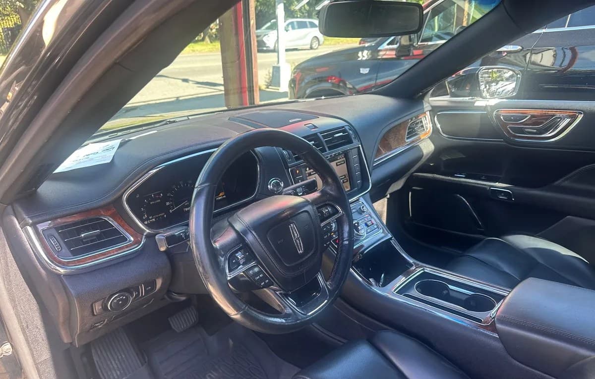 2017 LINCOLN CONTINENTAL Livery 5