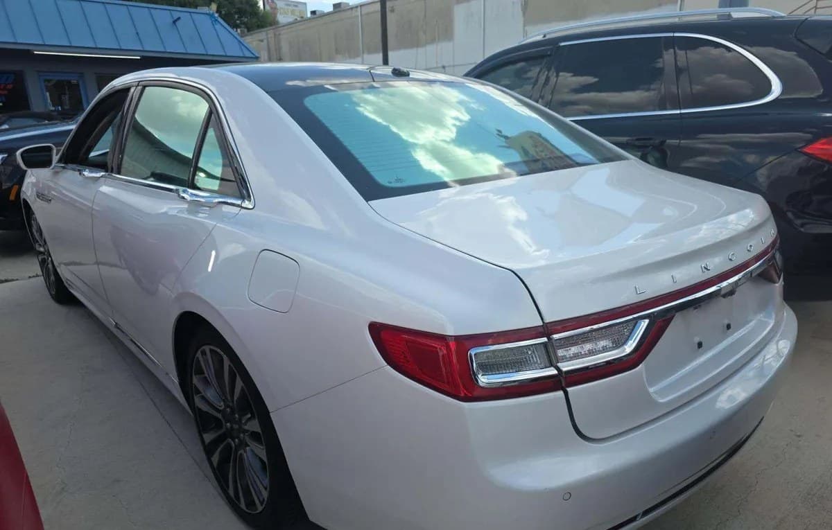 2017 LINCOLN CONTINENTAL Select 3