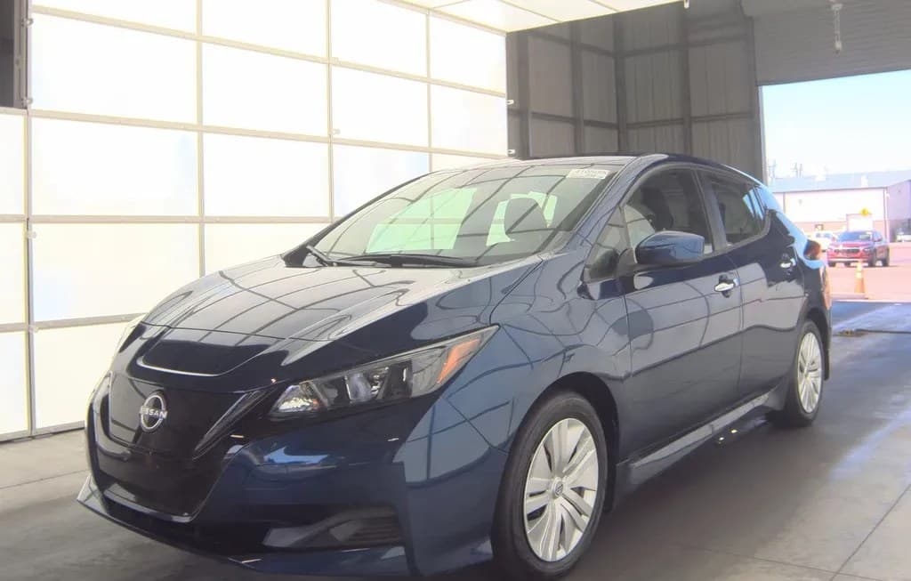 2025 NISSAN LEAF S