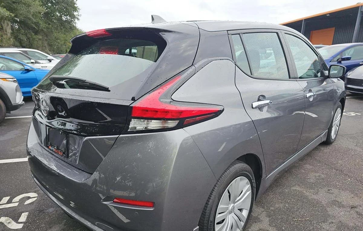 2025 NISSAN LEAF S 4