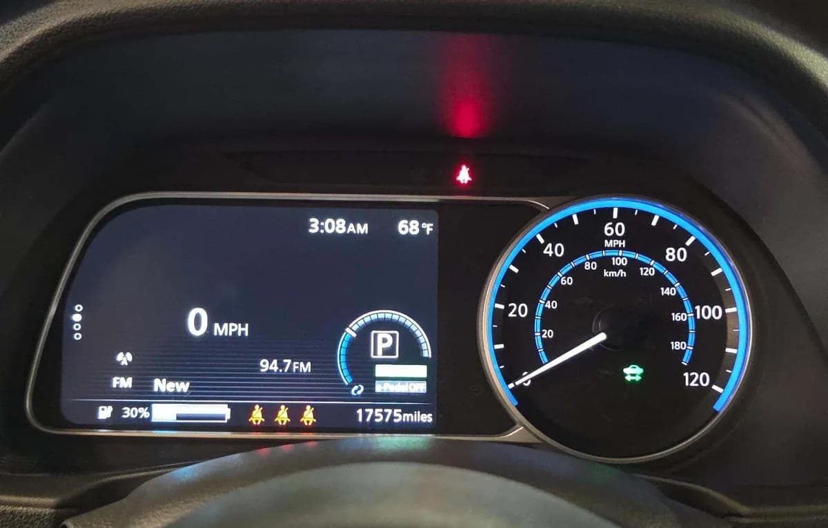 2025 NISSAN LEAF S 6
