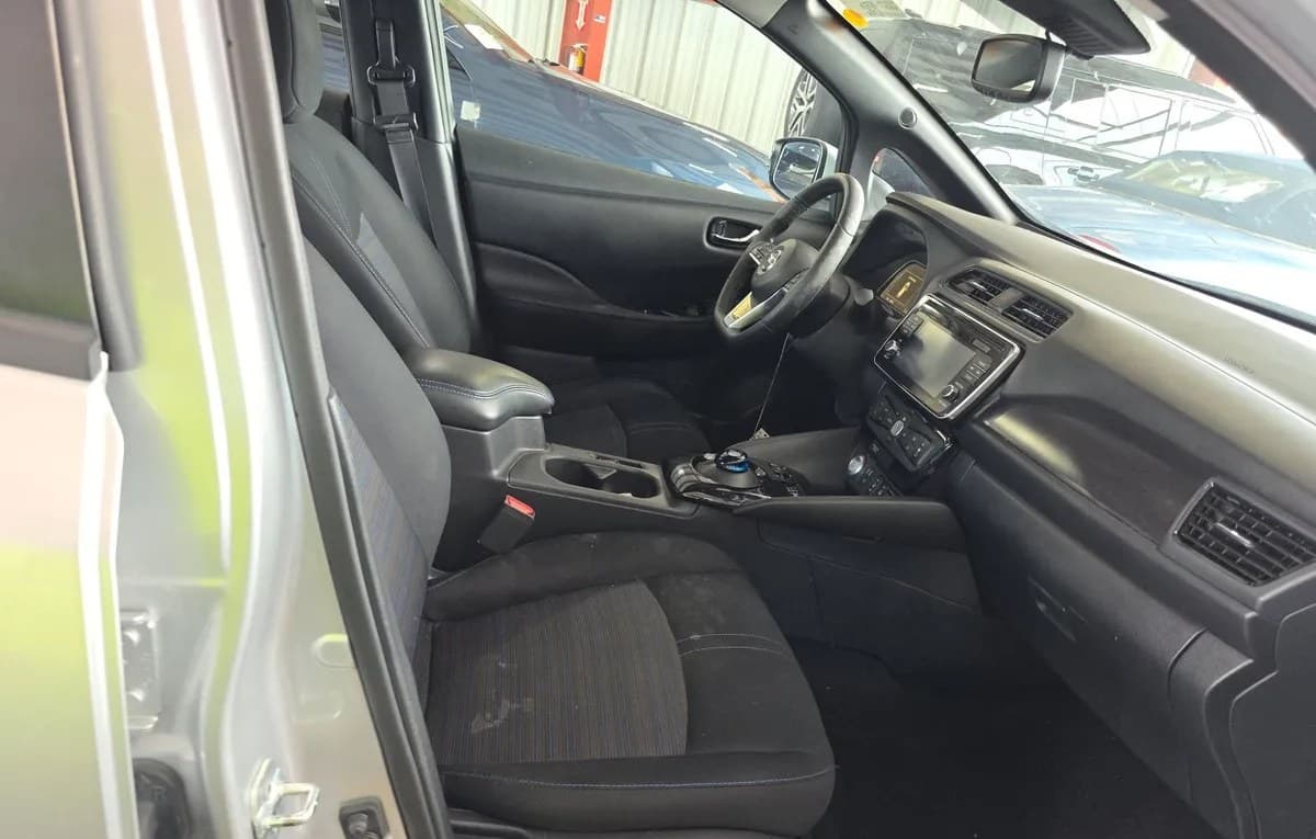 2018 NISSAN LEAF SV 5