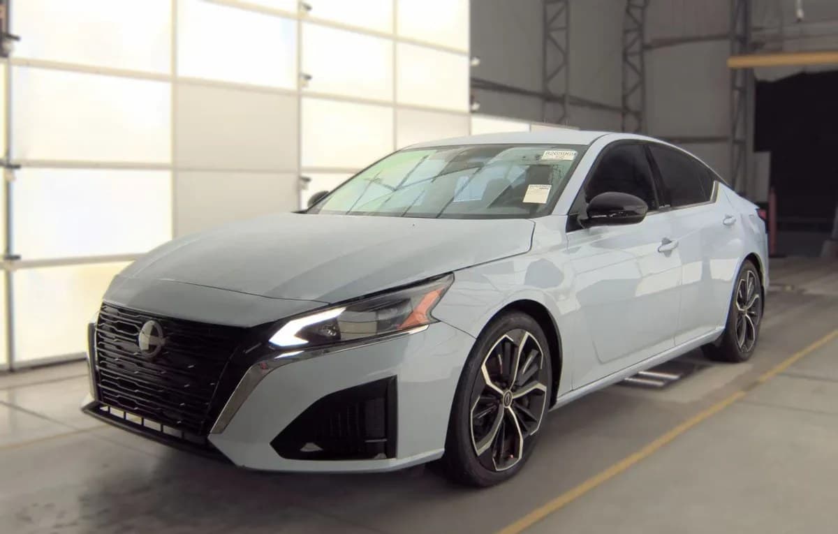 2024 NISSAN ALTIMA SR 2