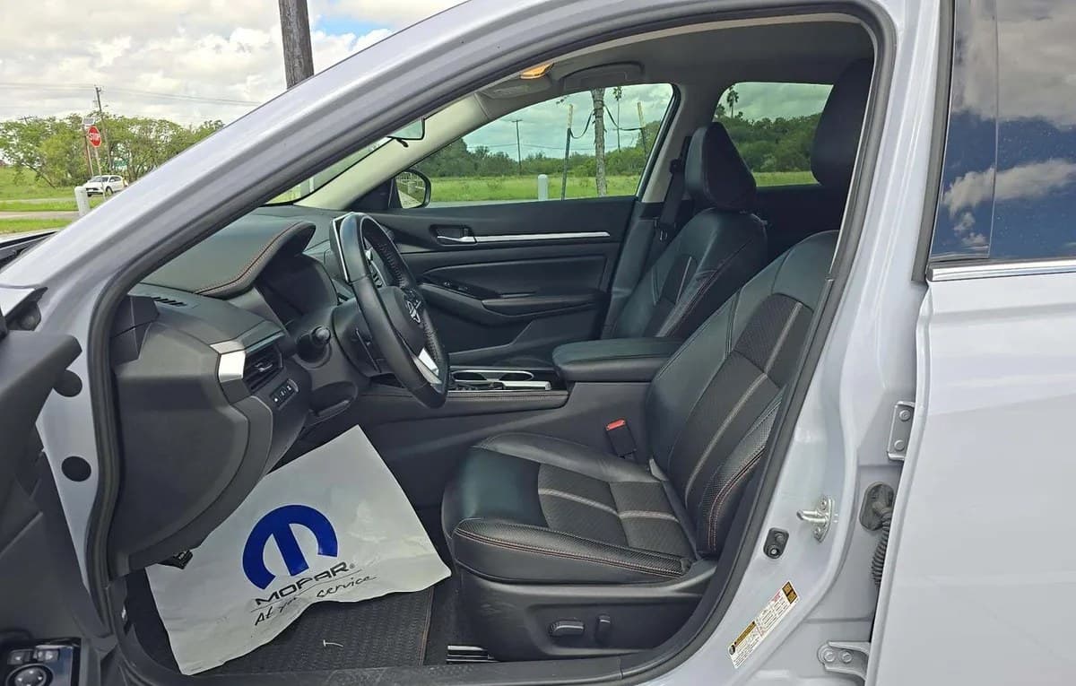 2025 NISSAN ALTIMA SR 4