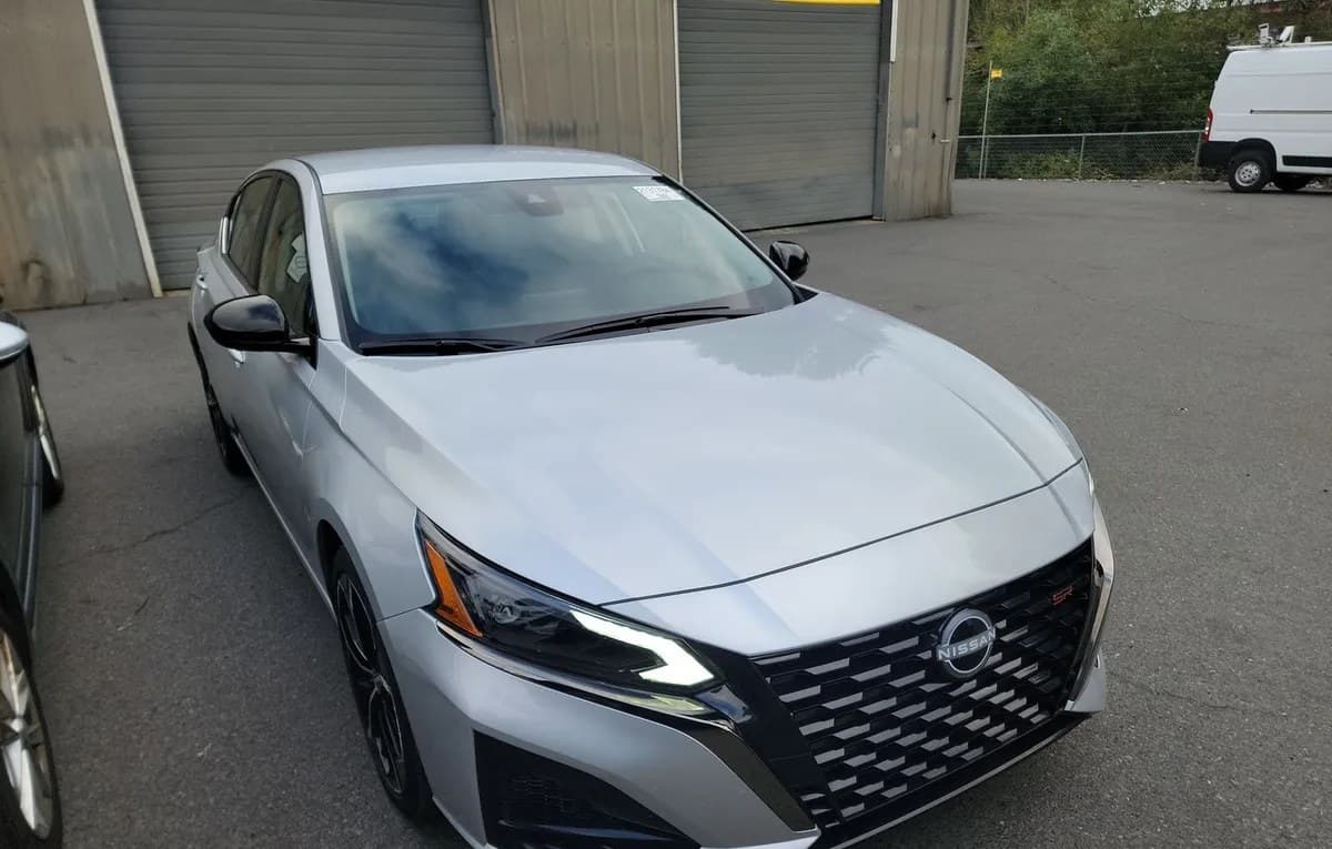 2025 NISSAN ALTIMA 2.5 SR 4
