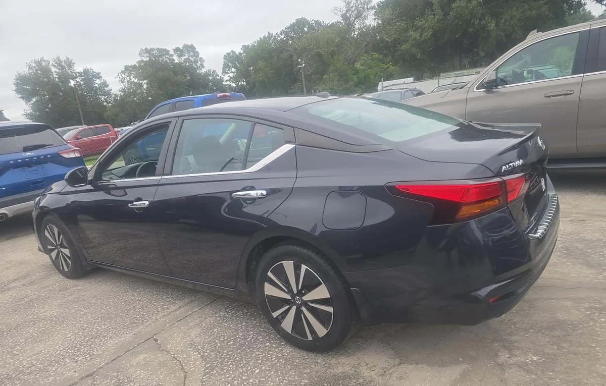 2021 NISSAN ALTIMA 2.5 SV 3