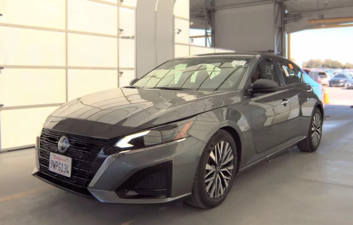 2025 NISSAN ALTIMA SV 2