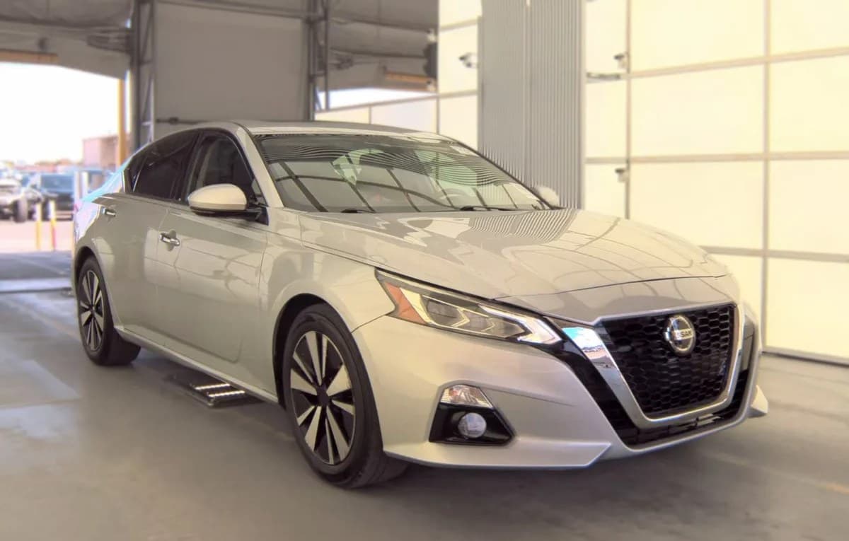 2019 NISSAN ALTIMA SV 4