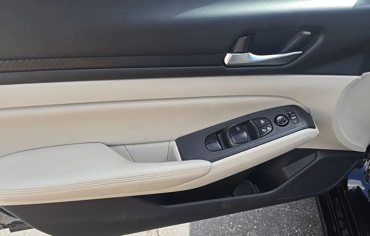 2025 NISSAN ALTIMA SV 6