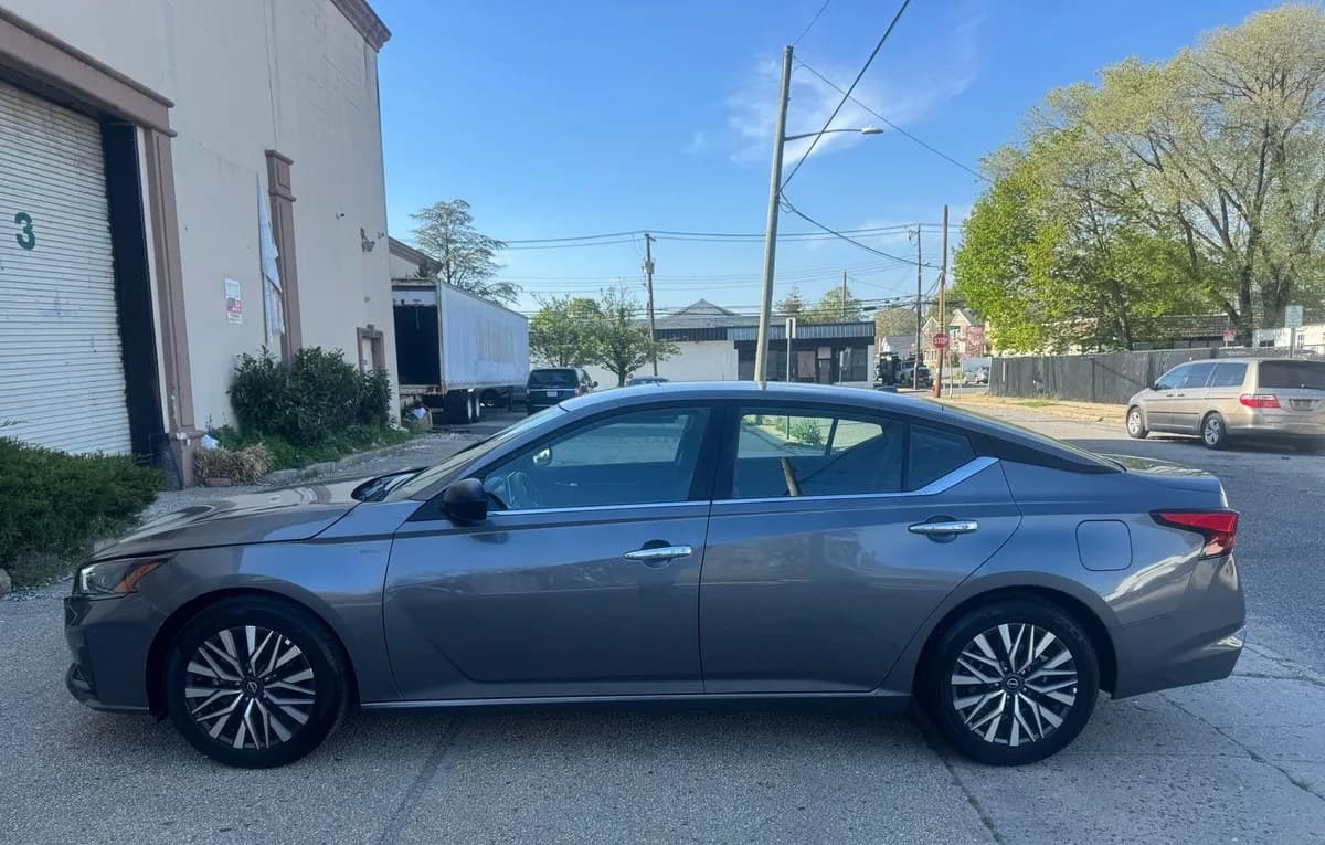 2025 NISSAN ALTIMA SV 6