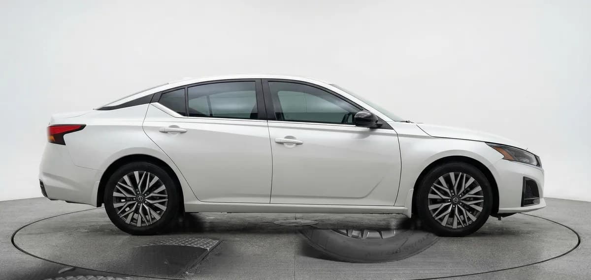 2025 NISSAN ALTIMA 2.5 SV 5