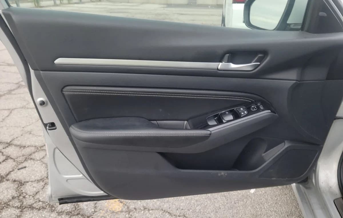 2023 NISSAN ALTIMA SL 6