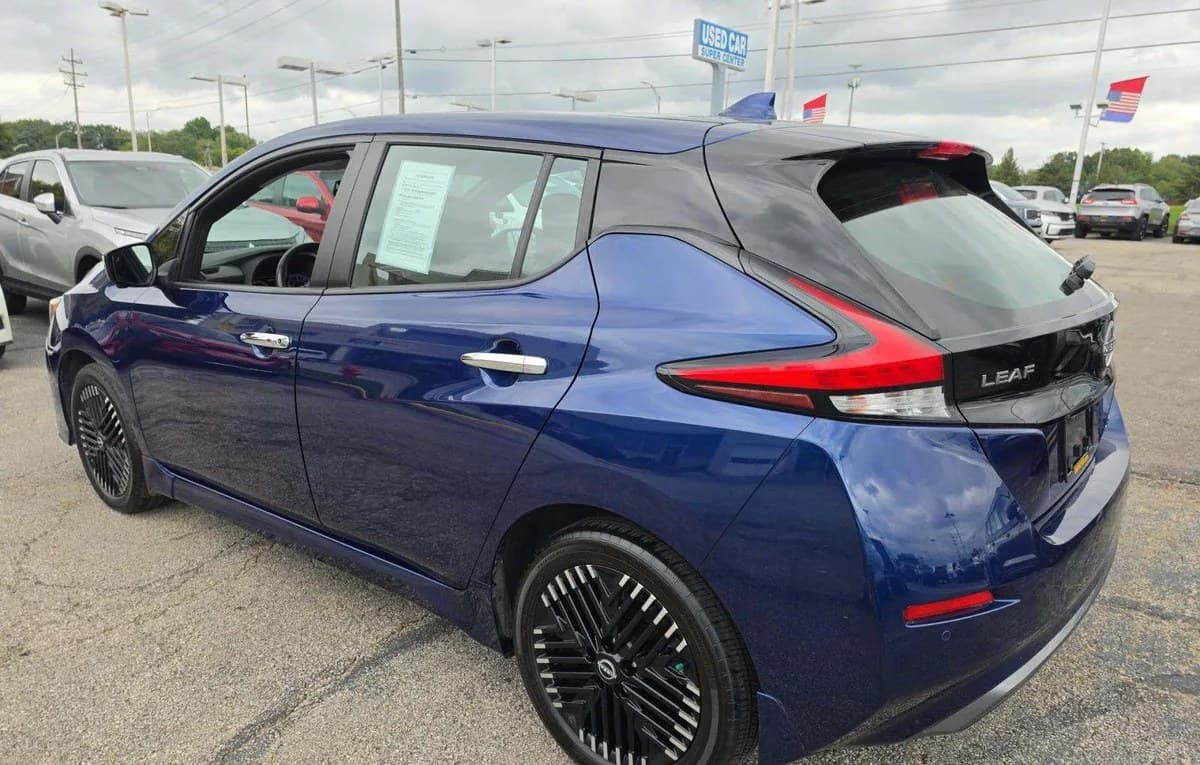 2025 NISSAN LEAF SV PLUS 3