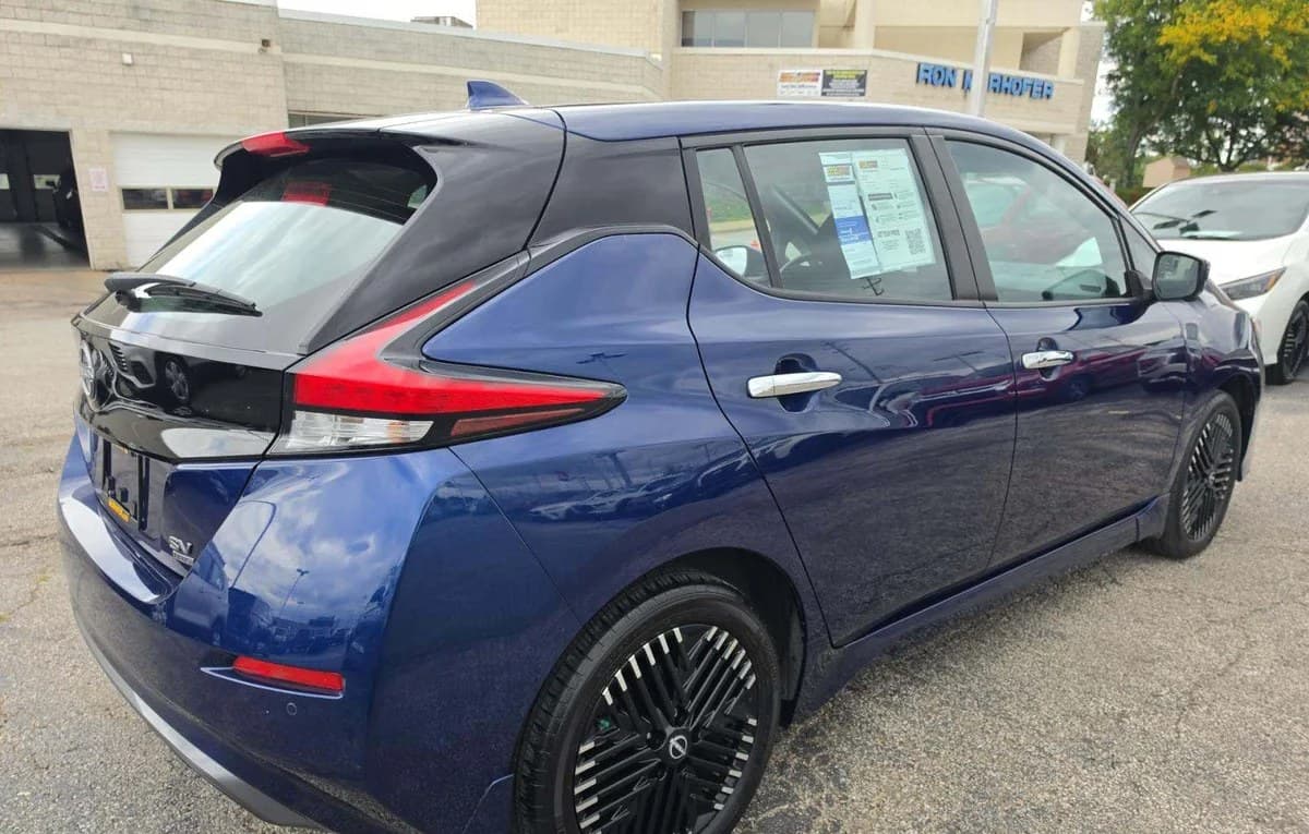 2025 NISSAN LEAF SV PLUS 4