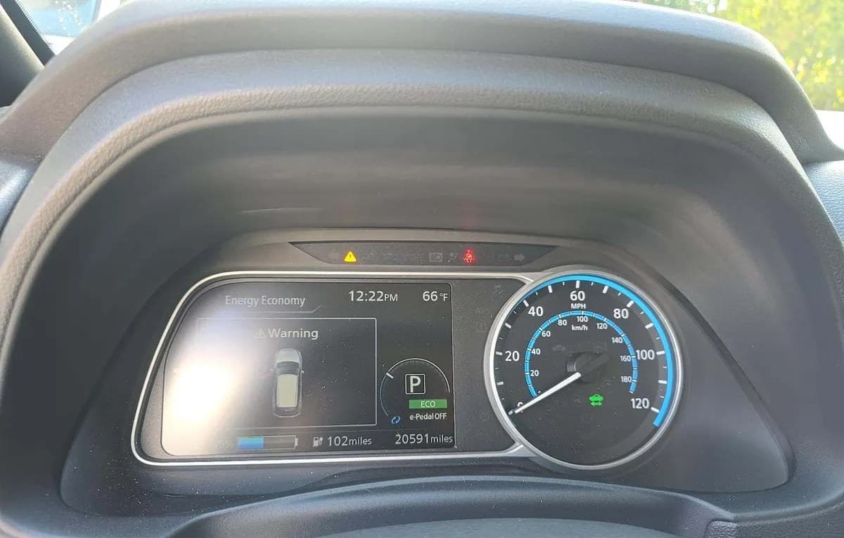 2025 NISSAN LEAF SV PLUS 6