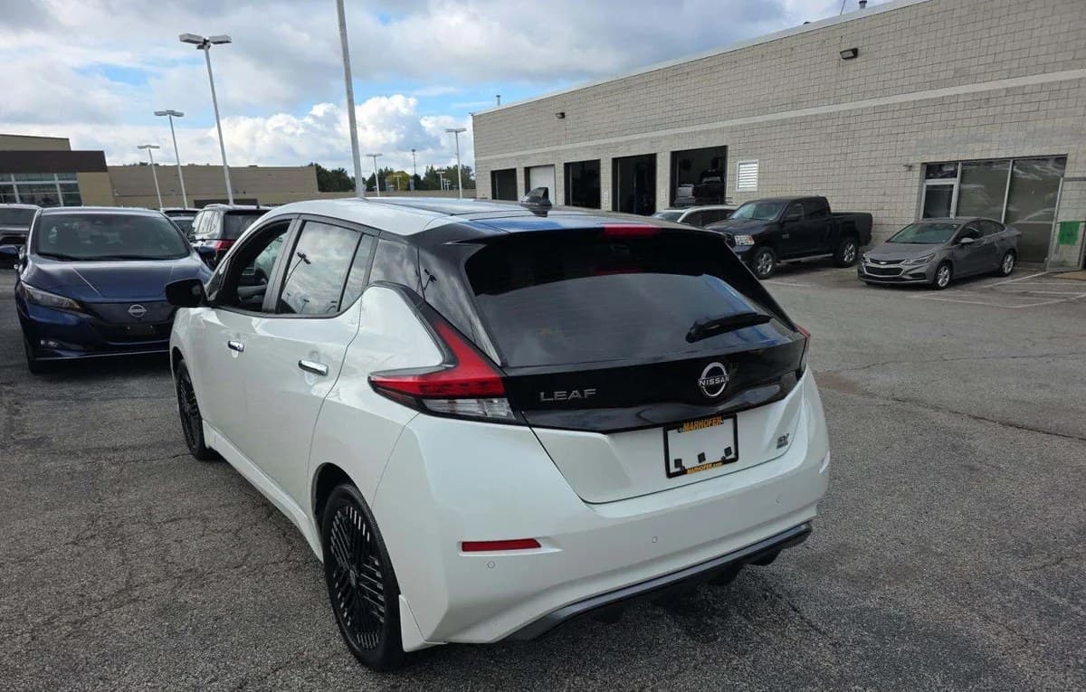 2025 NISSAN LEAF SV PLUS 3