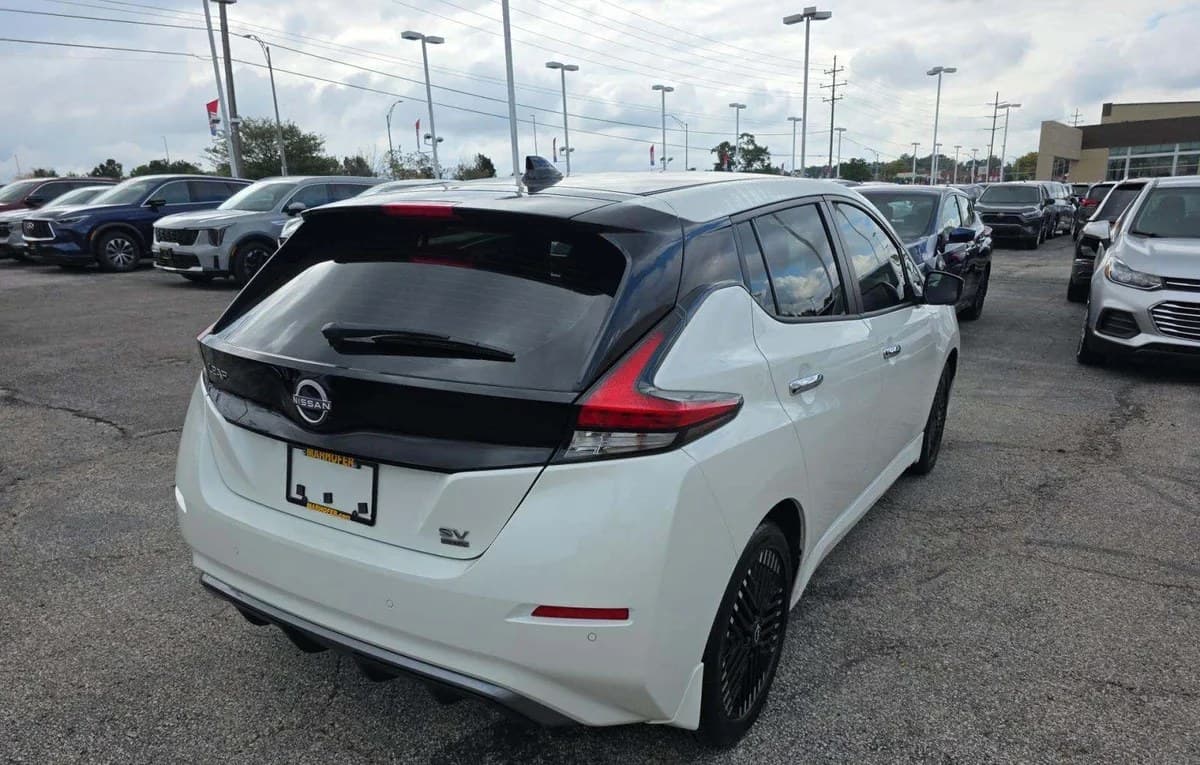 2025 NISSAN LEAF SV PLUS 4