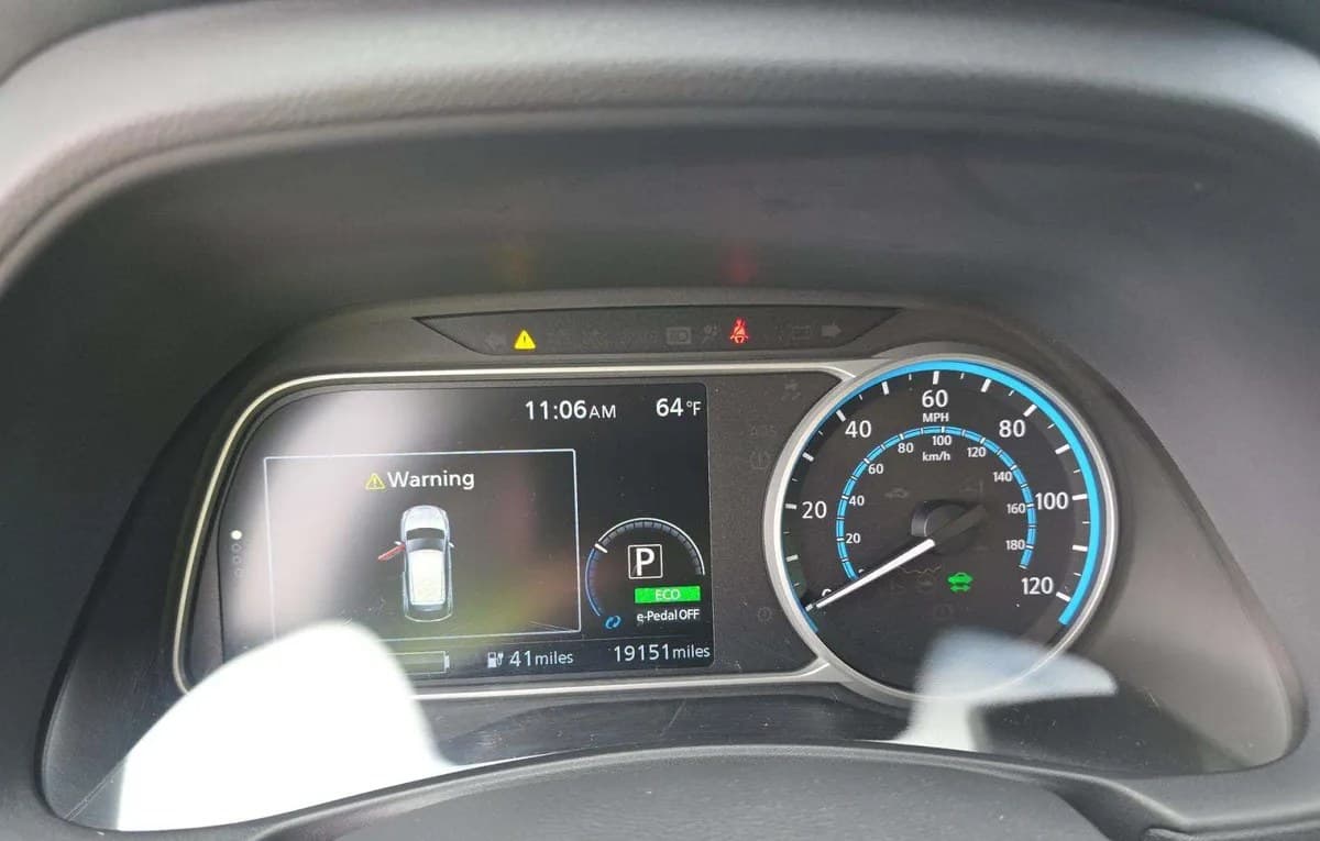 2025 NISSAN LEAF SV PLUS 6