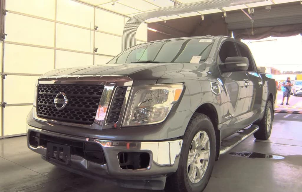 2017 NISSAN TITAN SV CREW CAB SHORT BED 1