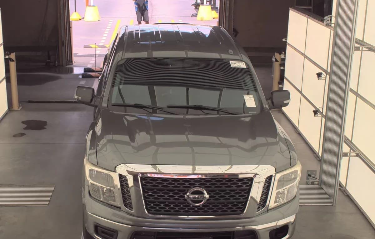 2017 NISSAN TITAN SV CREW CAB SHORT BED 3