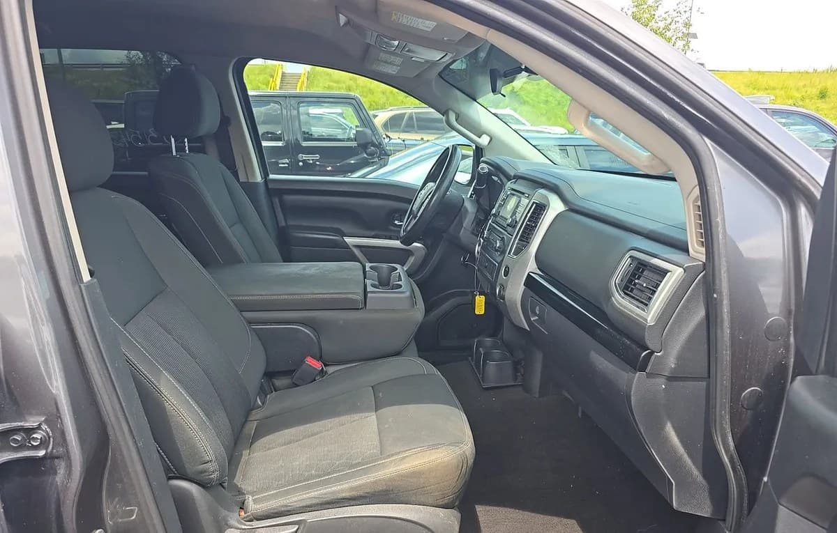 2017 NISSAN TITAN SV CREW CAB SHORT BED 5