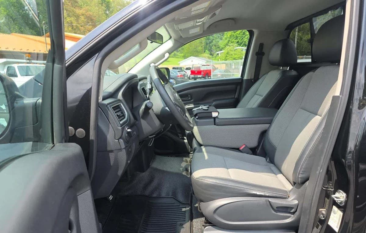 2017 NISSAN TITAN S REGULAR CAB LONG BED 4