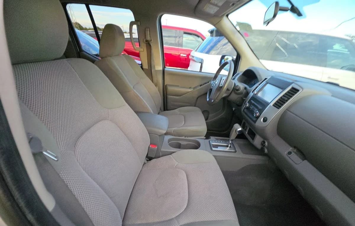 2019 NISSAN FRONTIER SV CREW CAB MEDIUM BED 5