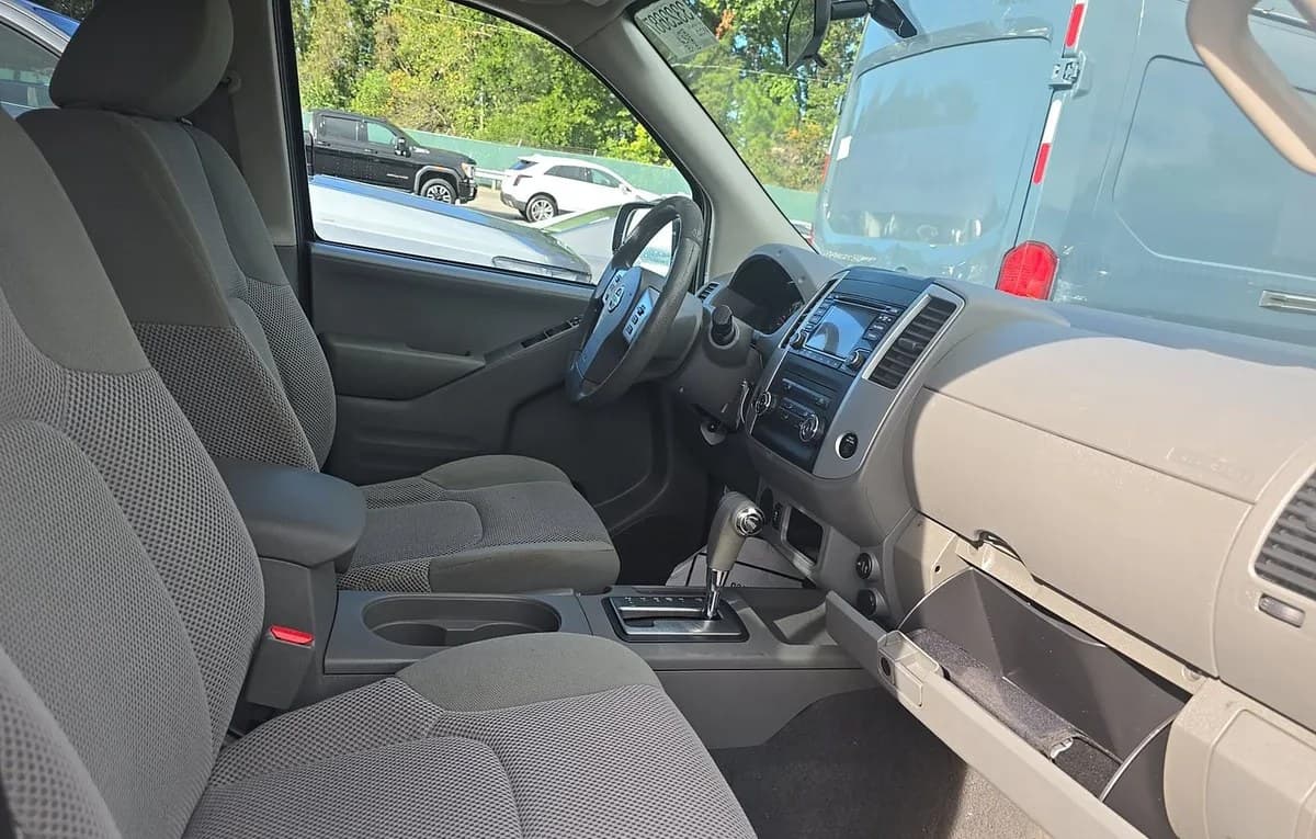 2018 NISSAN FRONTIER SV CREW CAB MEDIUM BED 5