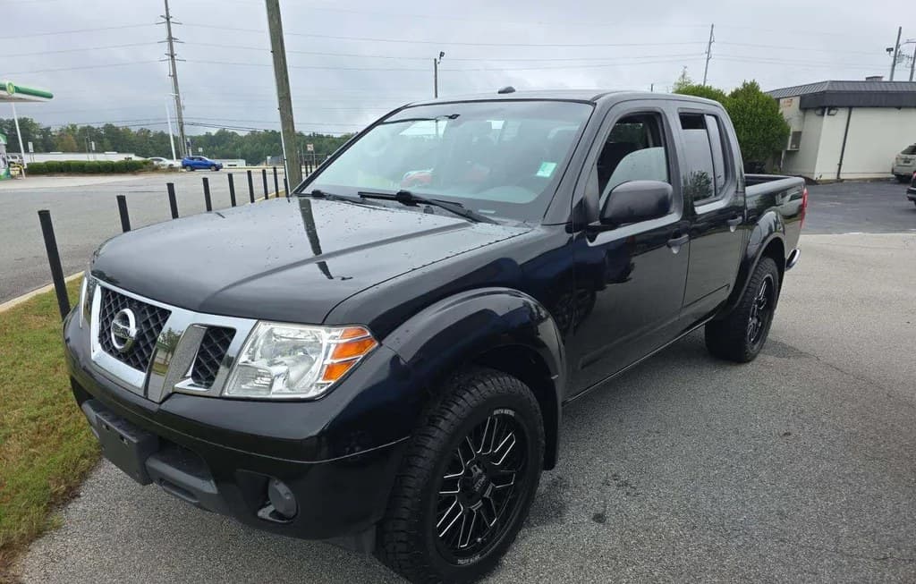 2017 NISSAN FRONTIER SV CREW CAB MEDIUM BED 1