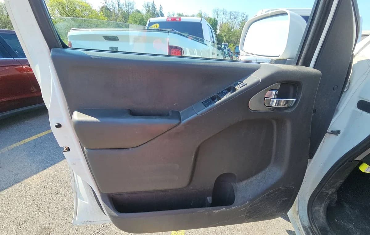 2018 NISSAN FRONTIER PRO-4X CREW CAB MEDIUM BED 6