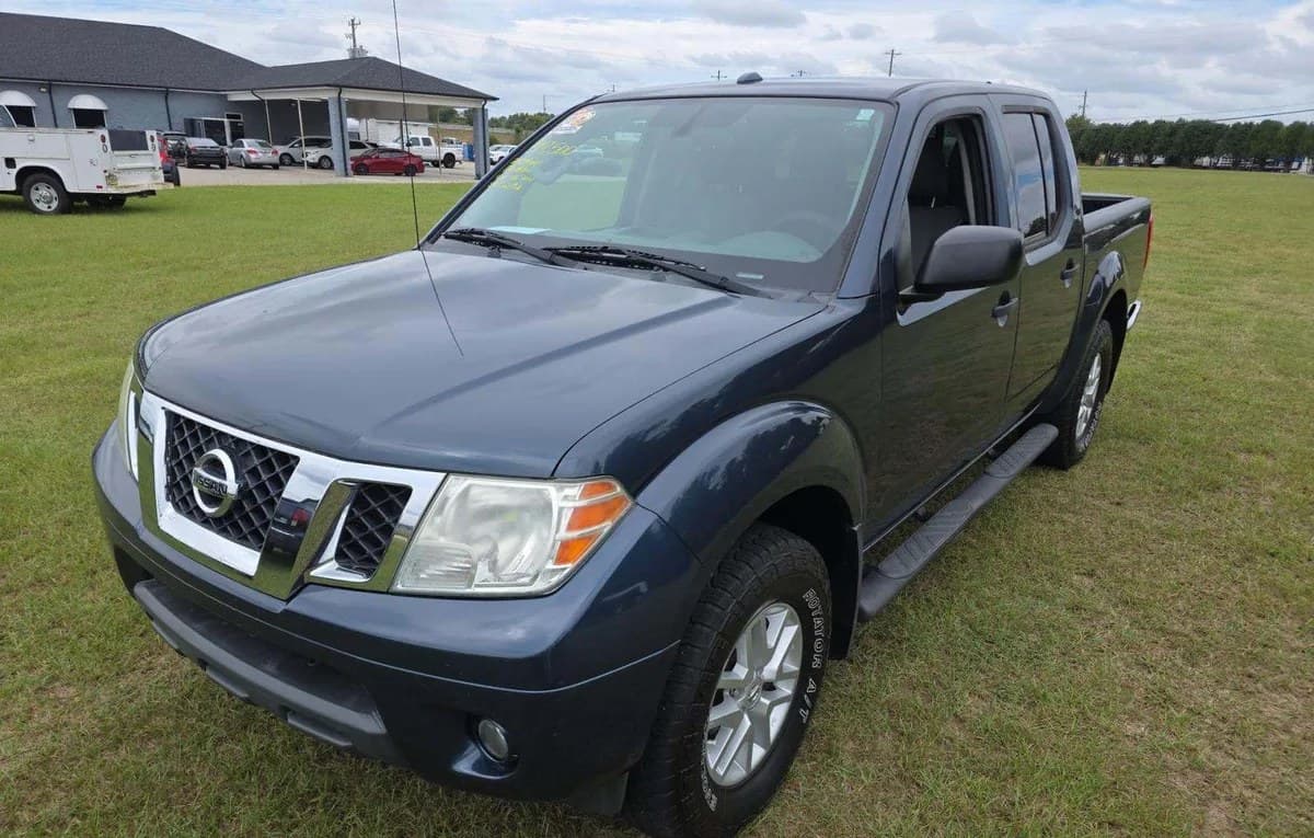 2017 NISSAN FRONTIER SV CREW CAB MEDIUM BED 2