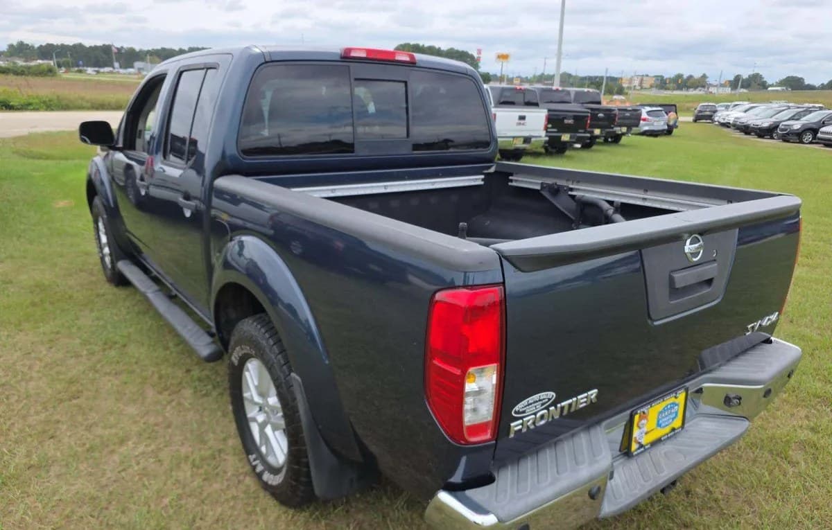 2017 NISSAN FRONTIER SV CREW CAB MEDIUM BED 3