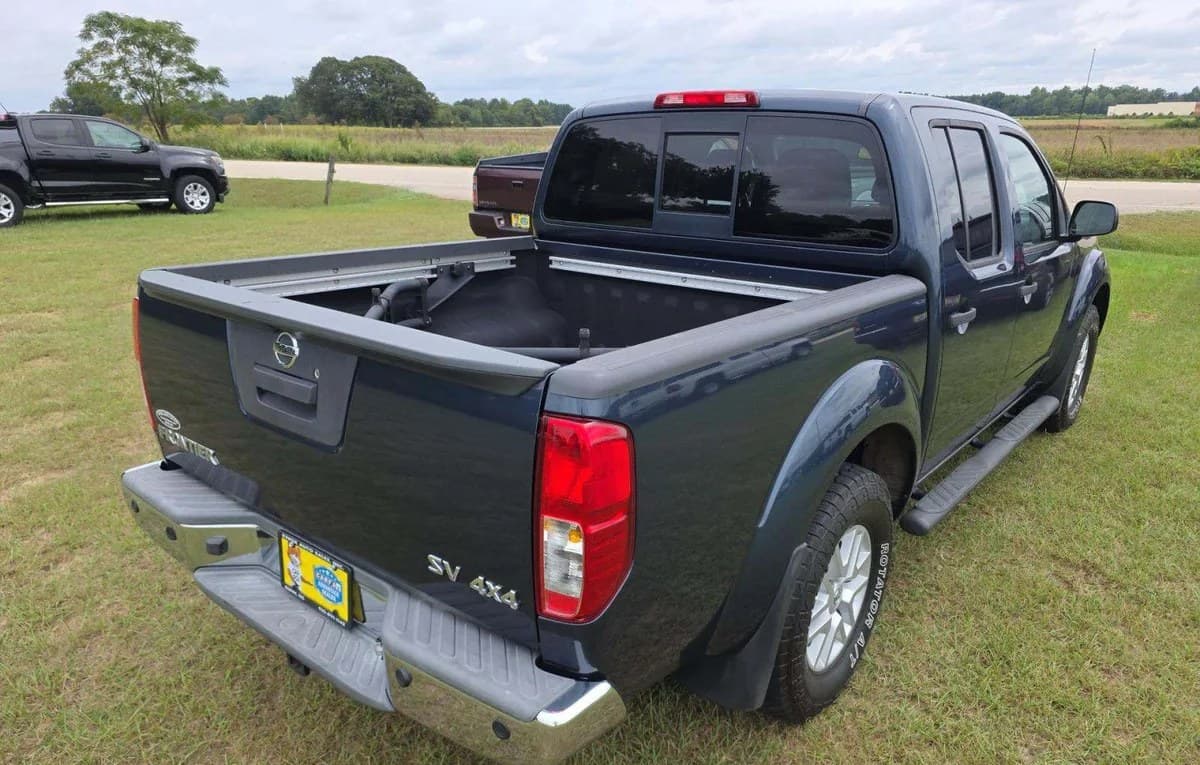 2017 NISSAN FRONTIER SV CREW CAB MEDIUM BED 4