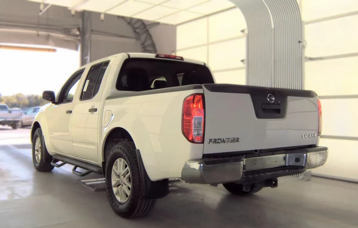 2019 NISSAN FRONTIER SV CREW CAB MEDIUM BED 5