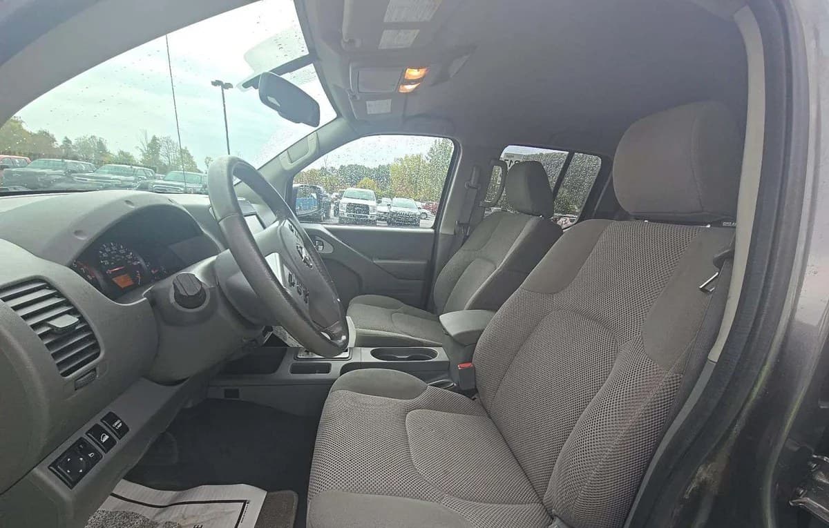 2019 NISSAN FRONTIER SV CREW CAB MEDIUM BED 4