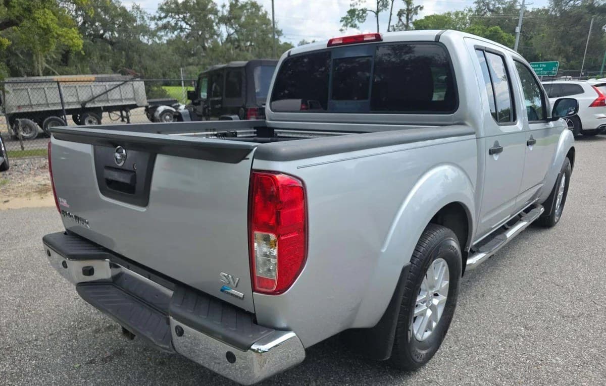 2017 NISSAN FRONTIER SV CREW CAB MEDIUM BED 4