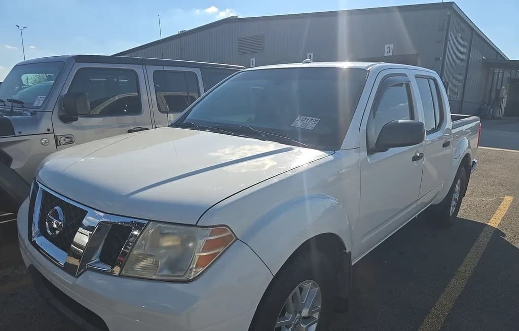 2017 NISSAN FRONTIER SV CREW CAB MEDIUM BED 1