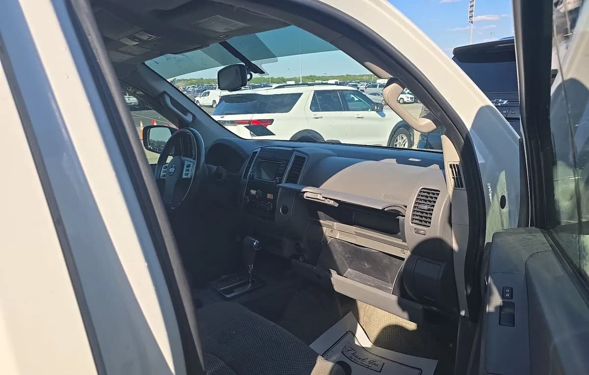 2017 NISSAN FRONTIER SV CREW CAB MEDIUM BED 5