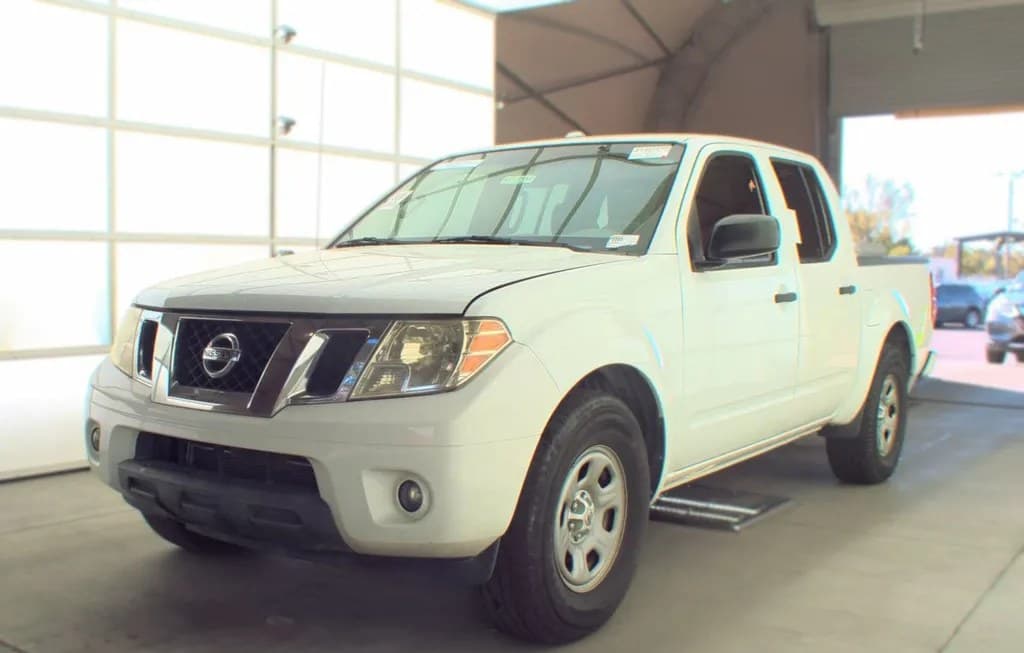 2017 NISSAN FRONTIER SV CREW CAB MEDIUM BED 1