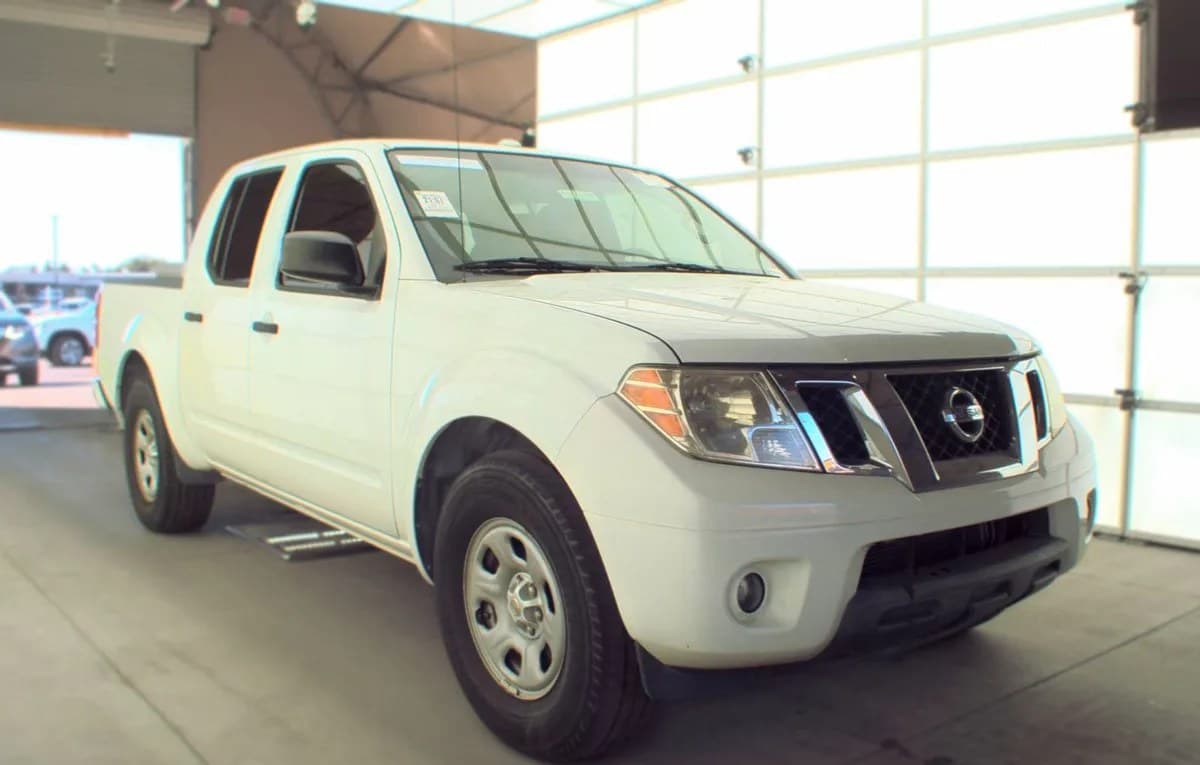 2017 NISSAN FRONTIER SV CREW CAB MEDIUM BED 4